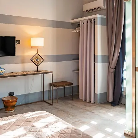 Bed and Breakfast Design 4 4*