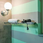 Design 4 לינה וארוחת בוקר